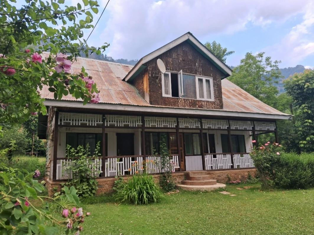 Pk Cottage Pahalgam Exterior photo