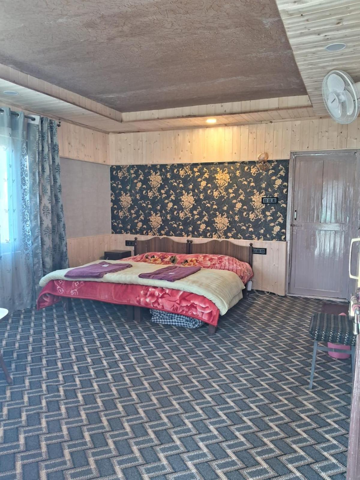 Pk Cottage Pahalgam Exterior photo